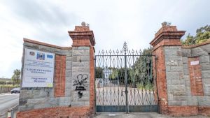 Picco di anidride carbonica all'istituto Petronio di Pozzuoli: dopo vertice in Prefettura resta chiuso