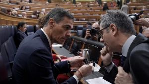 El Gobierno llevará a los tribunales al futuro ejecutivo de PP y Vox en Extremadura si aplica “recortes de derechos”