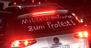 Mit Autokorso gegen hohe Benzinpreise demonstrieren: Genau mein Humor