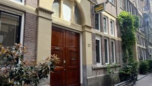 Ook toeristen vinden weer plek in de herberg: christelijk hostel Shelter City heropent in Amsterdam