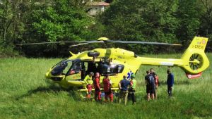 Tragedia a Ramandolo: precipita con il parapendio, morto un uomo di 60 anni