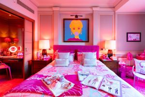 Il Principe di Savoia apre le porte a Barbie