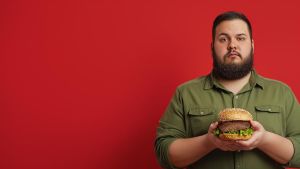 “L’obesità metabolicamente sana non esiste”. Lo studio che ribalta il (falso) mito