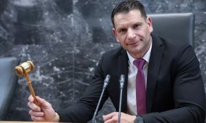 Sova zanika ugibanja o nabavi geolokacijskih orodij, s katerimi naj bi sledili Stevanoviću