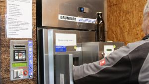 Milchautomaten geknackt: Ein Hof macht weiter, ein anderer hat schon aufgegeben