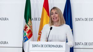 Pp y Vox pactan. Sánchez pacta en “Defensa de la Democracia”