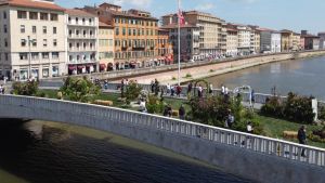 Pisa e il suo giardino incantato sull’Arno: «Il Ponte di Mezzo sarà pedonale»