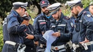 Firenze, la trincea Scudo Verde: al bando 9.500 veicoli nell’area. Nel ’27 stop a 32mila. “Rispettate i lavoratori”