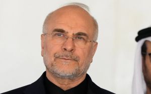 Iran’s top negotiator threatens to close Strait of Hormuz if US blockade continues