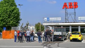 L’Abb chiude il magazzino, licenziati senza preavviso: “Per noi non c’era posto”