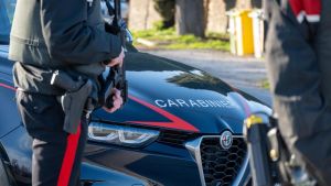 Aggressione choc in casa: “Ha sfondato la porta a calci poi ha iniziato a toccarmi”