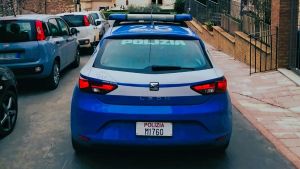 Maltrattamenti in famiglia e poi un agente aggredito. Arrestato un 40enne ad Assisi