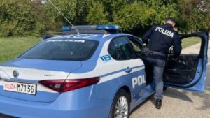 Livorno, rapina in sala slot con la pistola