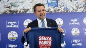 Il Remigration Summit spacca la destra, mentre Milano si prepara a un sabato di fuoco