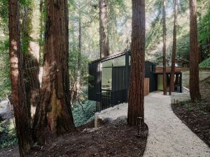 America’s Top Architects: A Big Sur Cottage by California’s Studio Schicketanz