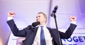 De fem friske fyre i Folketingets præsidium skal sikre ro i Folketinget i en kaotisk tid