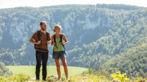 Vorbei an steilen Felswänden zur Burgruine Falkenstein – mit dieser Wandertour durchs Donautal