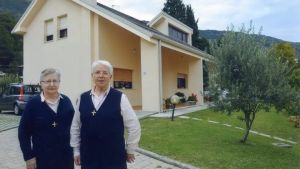 Addio alle suore della Divina Volontà: dopo 103 anni Meduno saluta le ultime due religiose