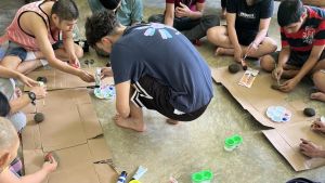 Zwischen Taifun, Erdbeben und Vulkan-Asche – zwei Allensbacher helfen weit weg von daheim