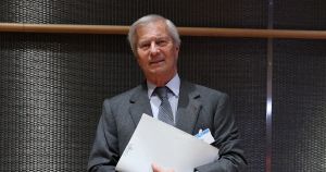 Saccage de Grasset par Bolloré : la droite, tétanisée ou complice, se tait