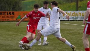 Lukas Huber beschert der SG Weilheim/Gurtweil drei „goldene Punkte“ im Abstiegskampf