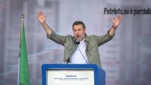 I Patrioti in Piazza Duomo e la sfida di Salvini a Sala e alla sinistra: ”Vinceremo le Comunali”