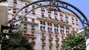 Diciotto furti negli ultimi mesi all’hotel Principe di Savoia e la trappola della security: cameriera sorpresa mentre ruba