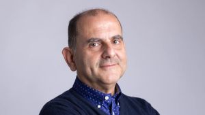 Gli adolescenti e la finta favola dei social, parola di Alberto Pellai: “Danni alla mente e allo sviluppo. La politica non perda più tempo”