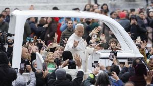 Contra los derechos humanos