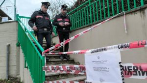 Soci, addio all’albero della morte. Tagliata la pianta fatale a Leo, l’asilo è sotto sequestro infinito