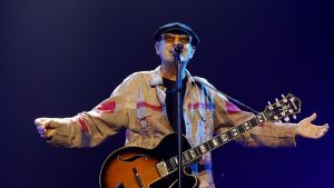 Luca Carboni, ritorno nella sua Bologna. Vita e musica anche in un libro