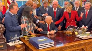 La God Fiction: usare Dio per giustificare il potere