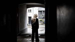 Karoline afslørede ekstremt lusket nabo: 'Jeg hyperventilerede og ringede til mi...