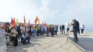 Trieste, l'appello di don Ciotti: «Basta povertà educativa, gli adulti tornino a essere riferimenti credibili»