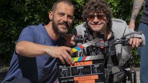 Federico Richard Villa, una storia senza limiti: “In handbike e al cinema trovo il mio rock ’n roll: l’amicizia supera tutto”