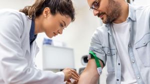 Addio visite mediche, l’ambulatorio chiude dopo 10 anni: “Non ce la facciamo più con i costi”