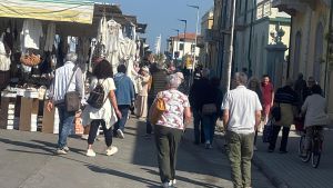 In piazza Viviani il primo mercato: 