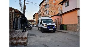 350 000 бедни “избираха” с банкноти в джоба 30 депутати