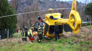 Un malore improvviso e il ciclista va in arresto cardiaco: i compagni lo salvano