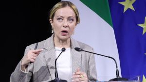 Sicurezza, il governo corre. L’attacco a un poliziotto al corteo anarchico imprime un’accelerata al decreto