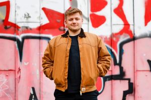 El Hotzo exklusiv: „Wahrscheinlich ist ein Social-Media-Verbot eine gute Sache“