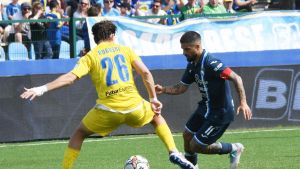 Un pareggio in rimonta per la Carrarese. Gli azzurri ora vedono la zona playoff