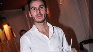 C’è un arresto per l’omicidio del 34enne Tacconi. Lo striscione: “Il quartiere piange il suo barbiere, ciao Niko”