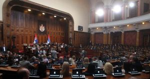 Poslanici Skupštine Srbije danas nastavljaju načelnu raspravu o svih 40 tačaka dnevnog reda