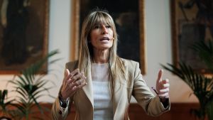 Hazte Oír solicita 24 años de cárcel para Begoña Gómez y la defensa reclama la anulación del auto de Peinado