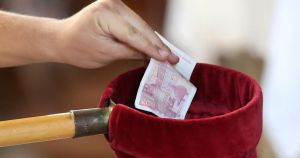 Svećenici ne vjeruju što Hrvati stavljaju u košarice za milodar: 'Bolje je ne dati ništa nego to'