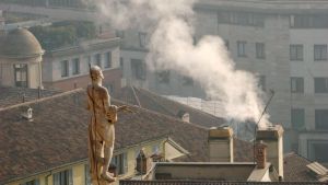 Smog, faro dei pm sulle misure. La denuncia dell’associazione: “Inerzia e strage silenziosa”