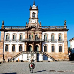 Terra de gente intratável, que evapora tumultos