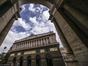 Quei silenzi sul San Carlo