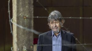 De enige baby die geboren werd in Kamp Amersfoort is weer even op de plek waar hij gevangen zat